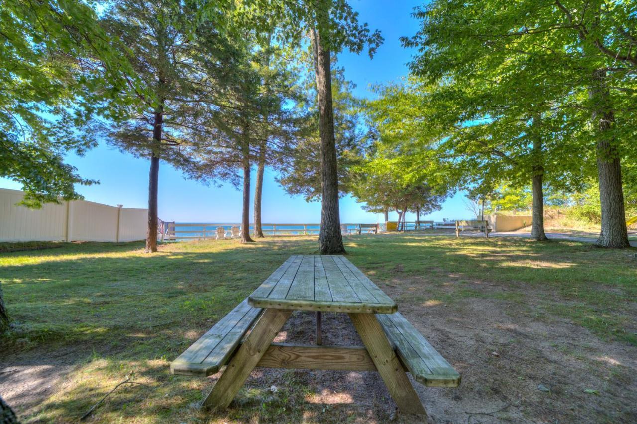 Scenic Drive Resort Muskegon Exterior photo